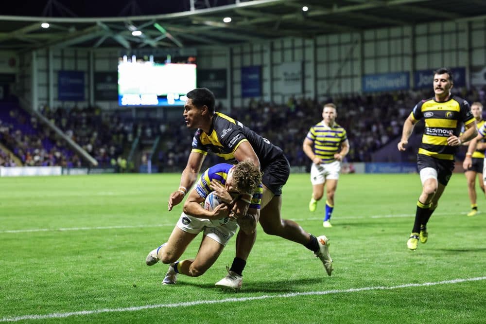 Wire battle past the Knights — Warrington news photo